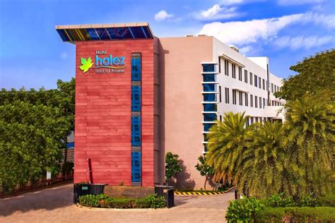 makemytrip hotel halez.